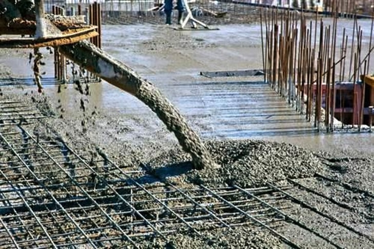 مشروع إنشائي قيد التنفيذ في الرياض